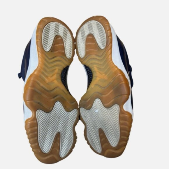 Jordan 11 low Navy/Gum Bottom - Picture 5 of 6